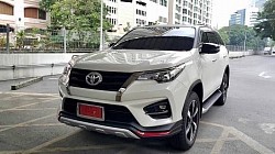 ตัวอย่างรูปรถ private ใหญ่ 7 ที่นั่ง